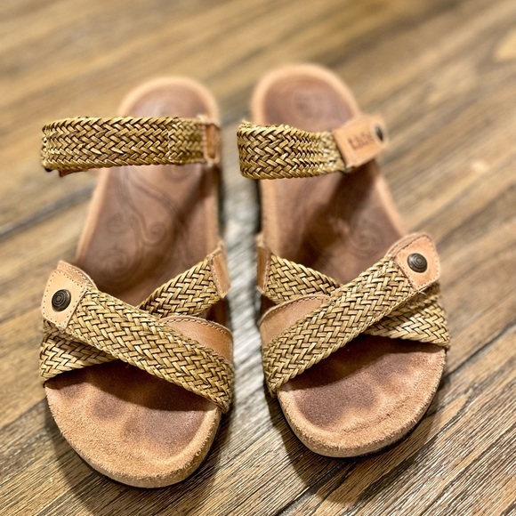 Taos Sandals Women’s Size 6-6.5 Trulie Camel Slingback Strappy Leather Braided - Picture 2 of 11